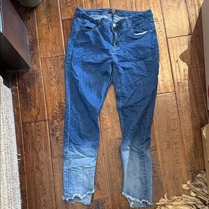 G by Giuliana Blue Cropped Jeans